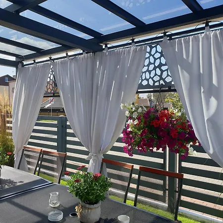 Sandra I Privatunterkunft Leba